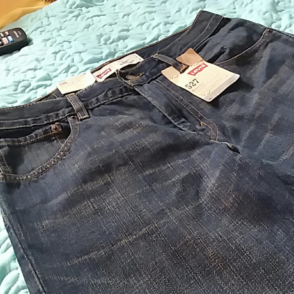 Levis